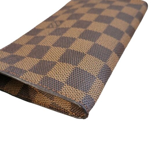 Louis Vuitton Damier Ebene Pouch - Picture 4 of 11